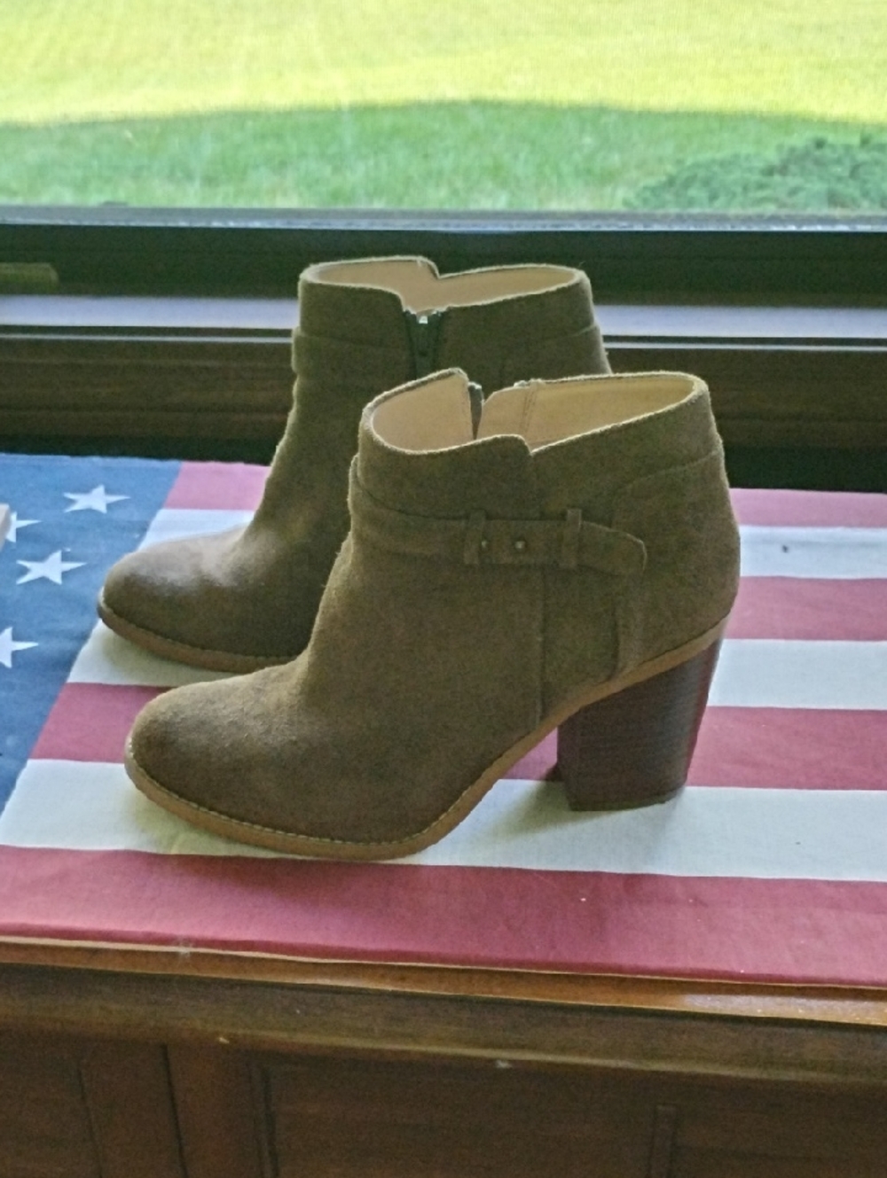 Sole Society - Lyrio - Tan Brown Suede Ankle Booties Boots Dark Taupe - Size 9